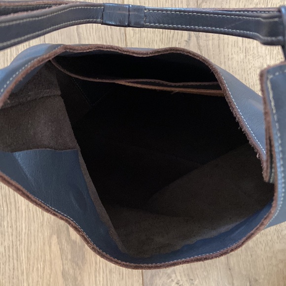 Lily & Lola Shoulder Bag - Picture 7 of 10